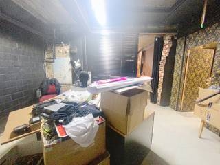 Voor meer informatie of een bezoek, mail naar verhuurwest@living-stone.beGunstig gelegen commercieel gelijkvloers (239m²) met kelder.Het commercieel...