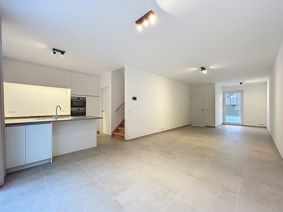 Newly built house with 3 rooms &amp; garage for rent in Kortrijk - photo 2