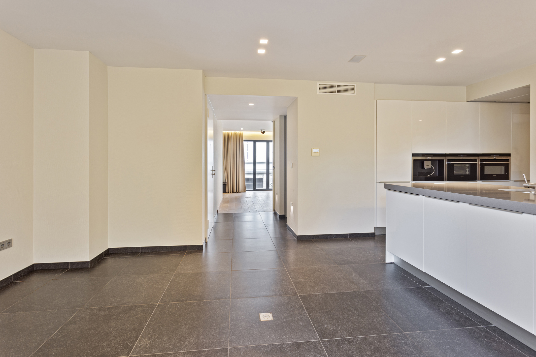 Apartment for rent in Antwerp with 3 bedrooms - photo 5