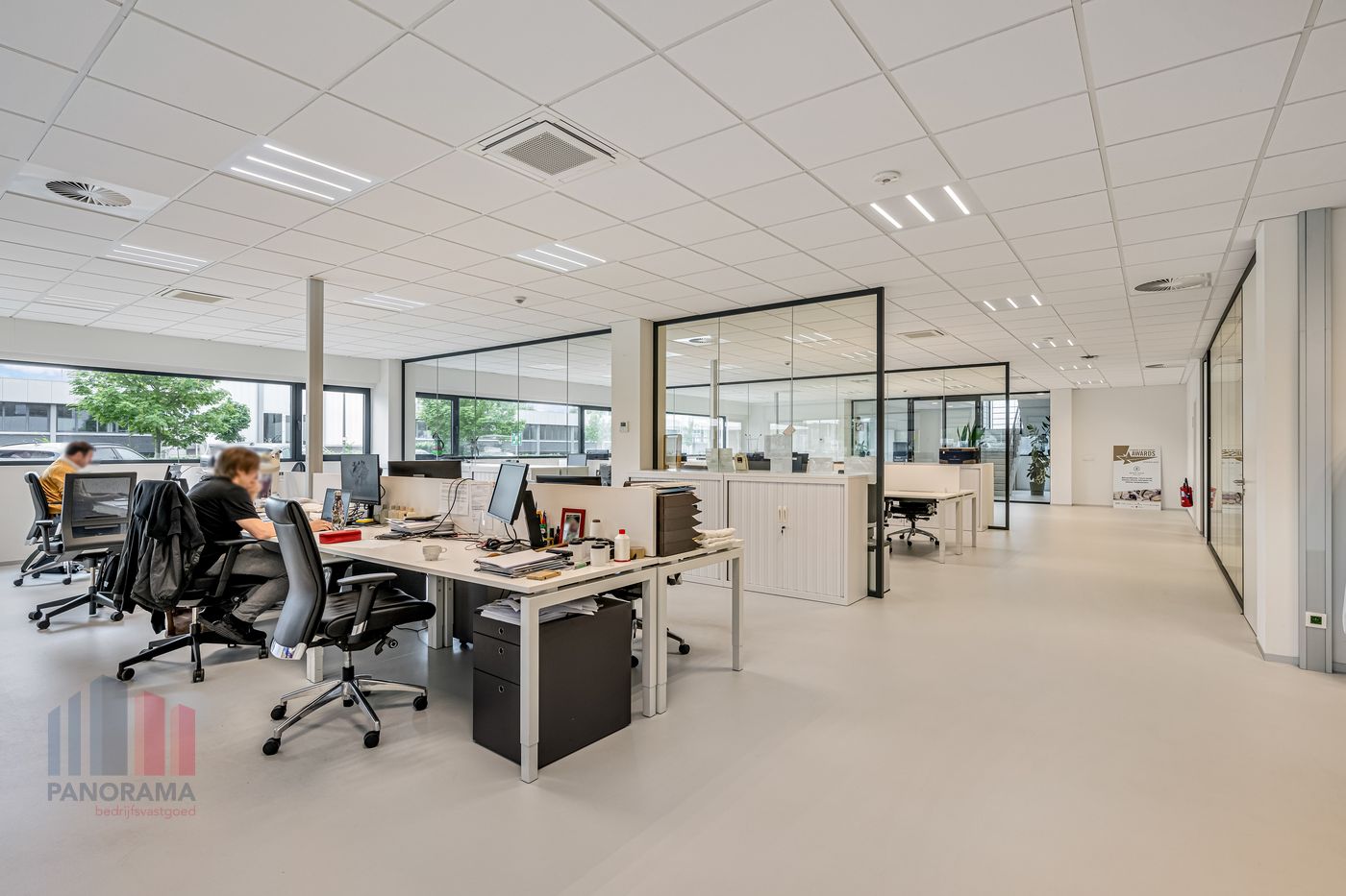 KANTOOR VAN 466 m² MET OF ZONDER MAGAZIJNRUIMTE (GROENBEK) - foto 4