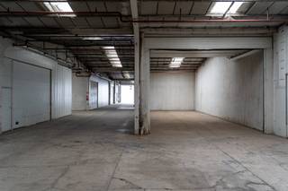 Magazijn van ca. 100 m² te huur in Poperinge. Het pand is gelegen in de nabijheid van diverse invalswegen en het centrum van...