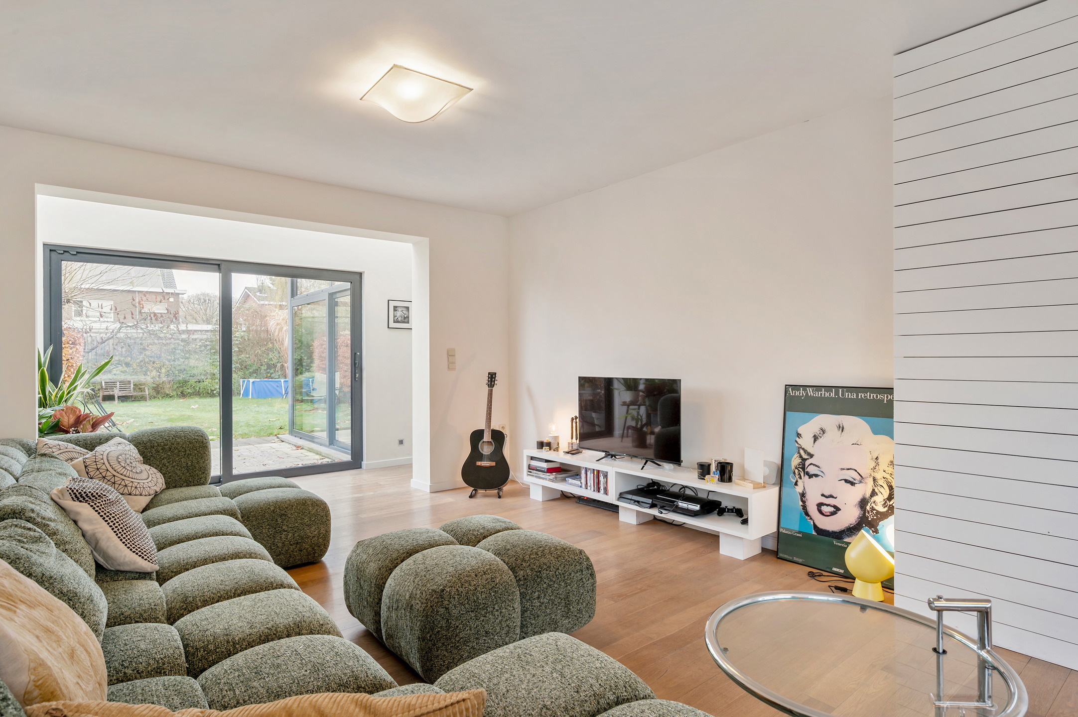 Halfopen gezinswoning in gegeerde buurt - foto 5