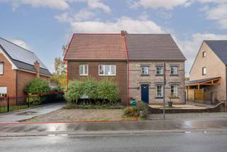 Deze knappe instapklare woning in Peer staat te koop!De woning beschikt in totaal over maar liefst 208m² woonoppervlakte en heeft een opfrissing...