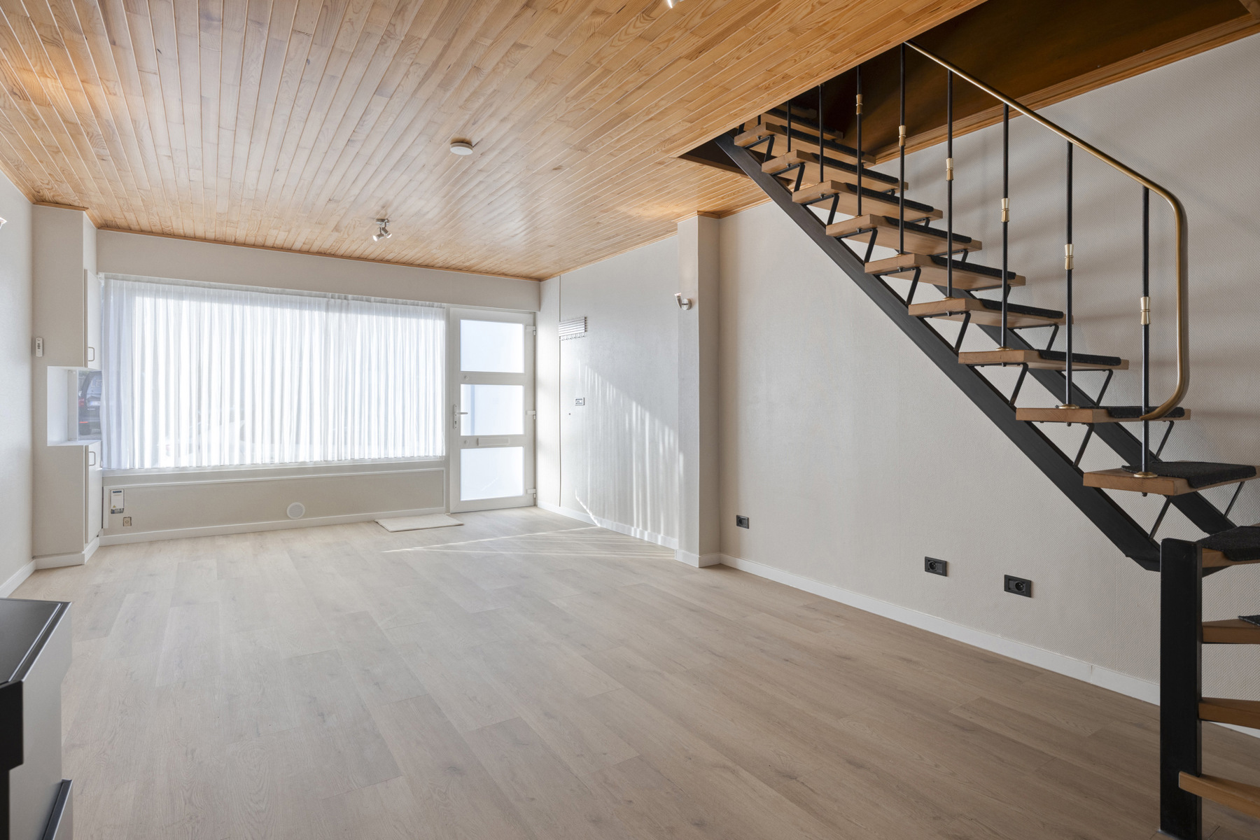 Recent gerenoveerde rijwoning met 2 slaapkamers - WETTEREN - foto 5