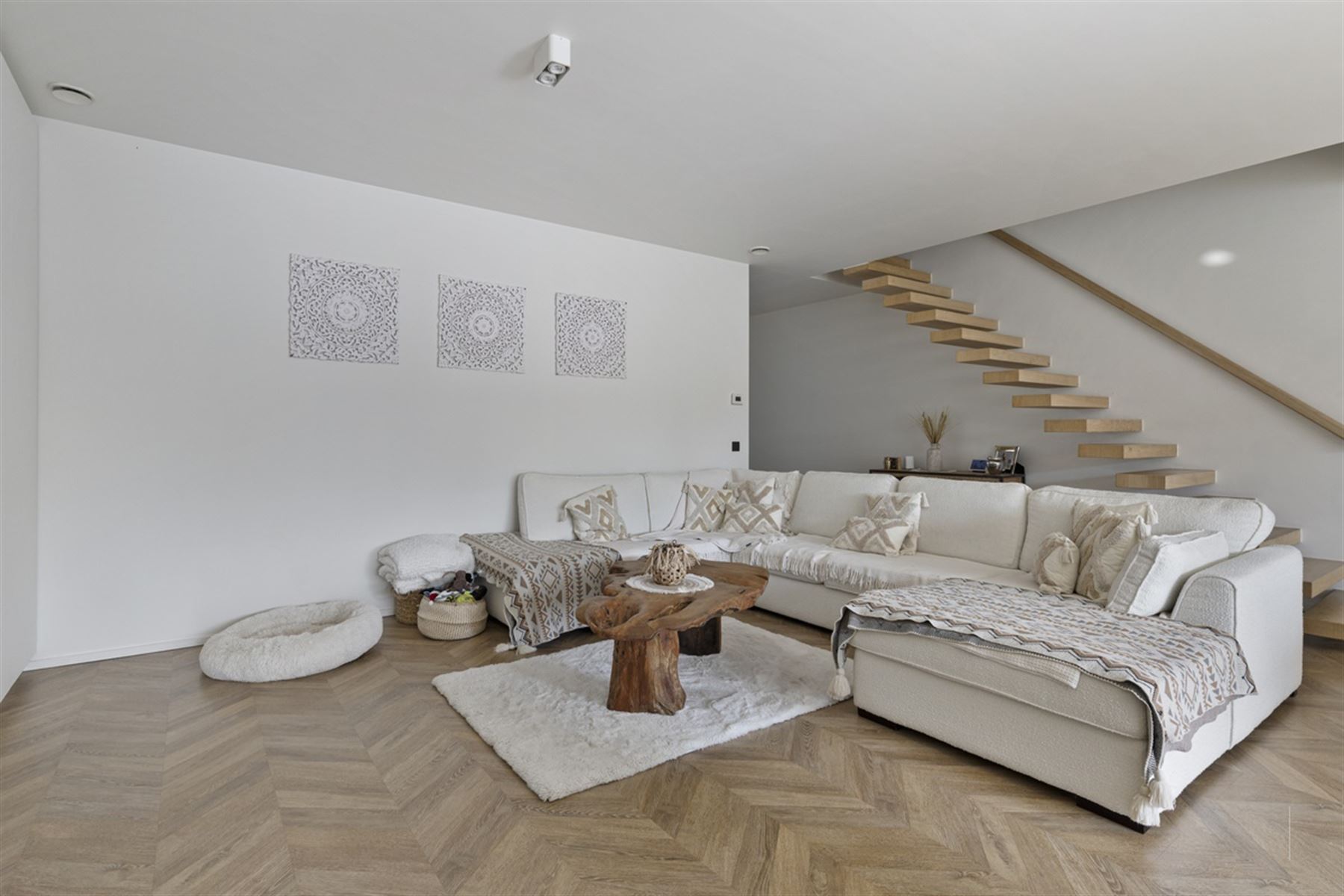 Zeer recente nieuwbouwwoning met garage en 4 slaapkamers - foto 2