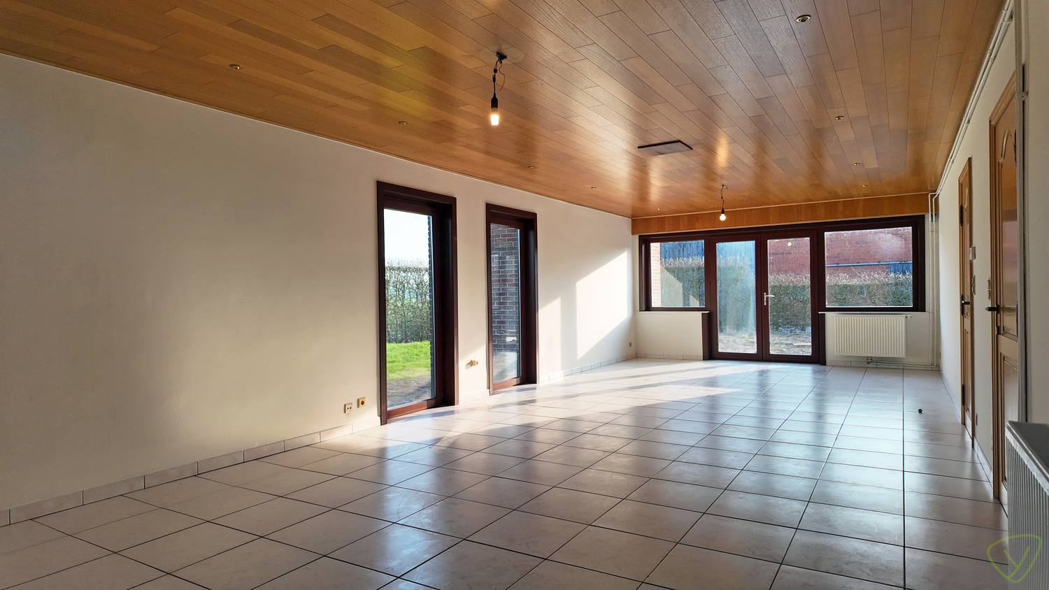 Ruime alleenstaande woning in fermettestijl op landelijke ligging te Zomergem! - foto 4