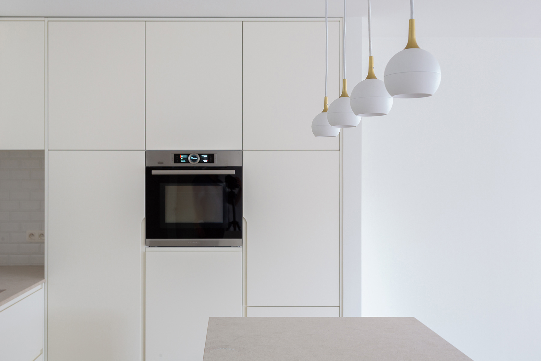 Modern nieuw gerenoveerd 2 slpk app + terras te Antwerpen - foto 3