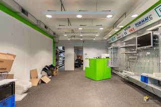 Weggestraat 13 - Merksem Handelsgelijkvloers (502 m²) met een waaier aan mogelijkheden in Merksem. In de Weggestraat, een zijstraat van de levendige...