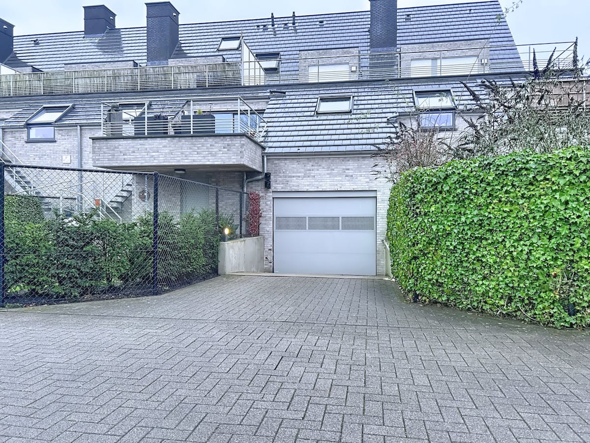 Parking space for rent in an underground garage in Heide - photo 3