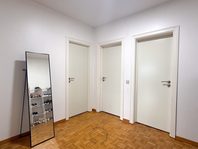 Energiezuinig appartement gelegen in centrum van Beveren met 2 slaapkamers en garage. - foto 3