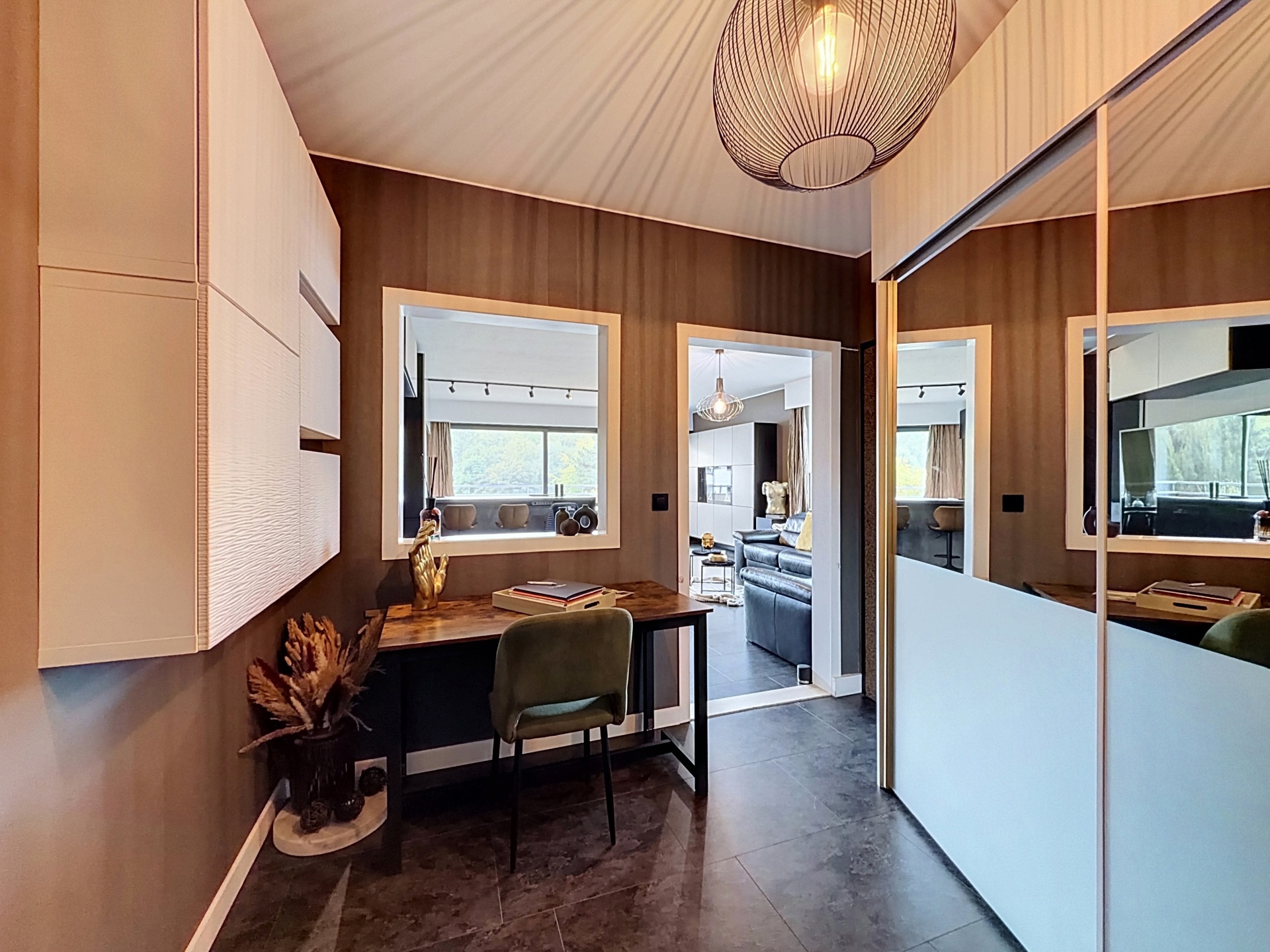 STIJLVOL EN HOOGWAARDIG AFGEWERKT, GEMEUBILEERD APPARTEMENT MET ZUIDGERICHT TERRAS IN GANSHOREN. - foto 5