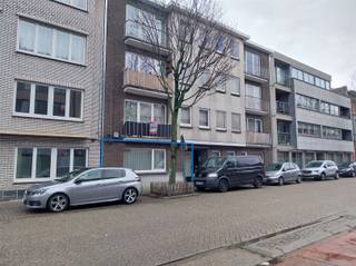 Vraag uw bezoek aan via info@optimusvastgoed.beTE HUUR: Gelijkvloers appartement met 2 slaapkamers en autostaanplaats te Hasselt!Dit verzorgde...