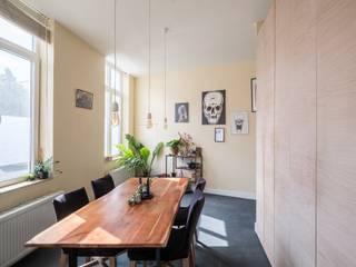 Lichtrijke en instapklare woning met stadskoer nabij Gent CentrumDeze instapklare woning bevind op een uitstekende locatie nabij het Rabot en AZ...