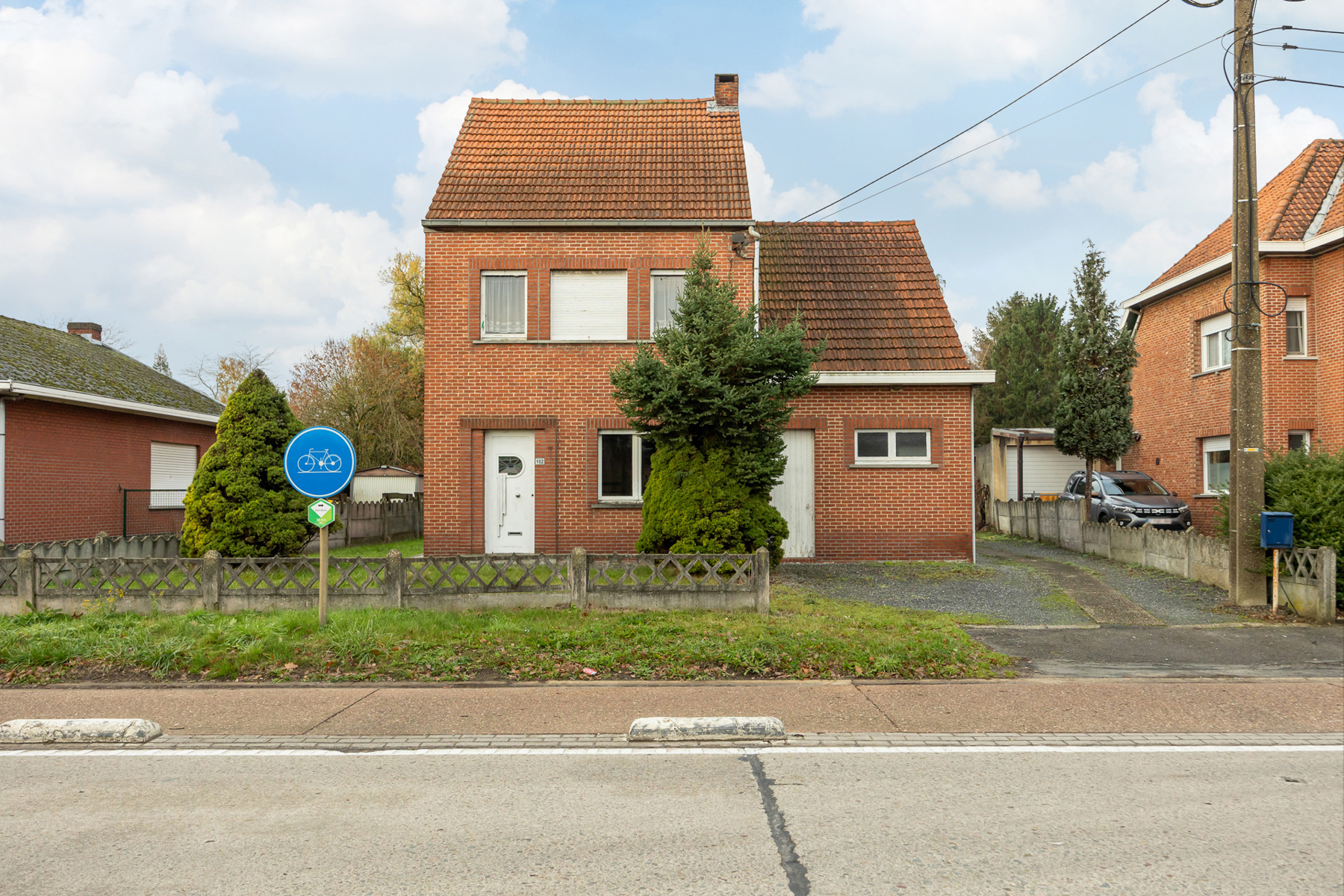 TE RENOVEREN WONING MET RUIME ZUIDWEST-TUIN OP 1900 M² - foto 1