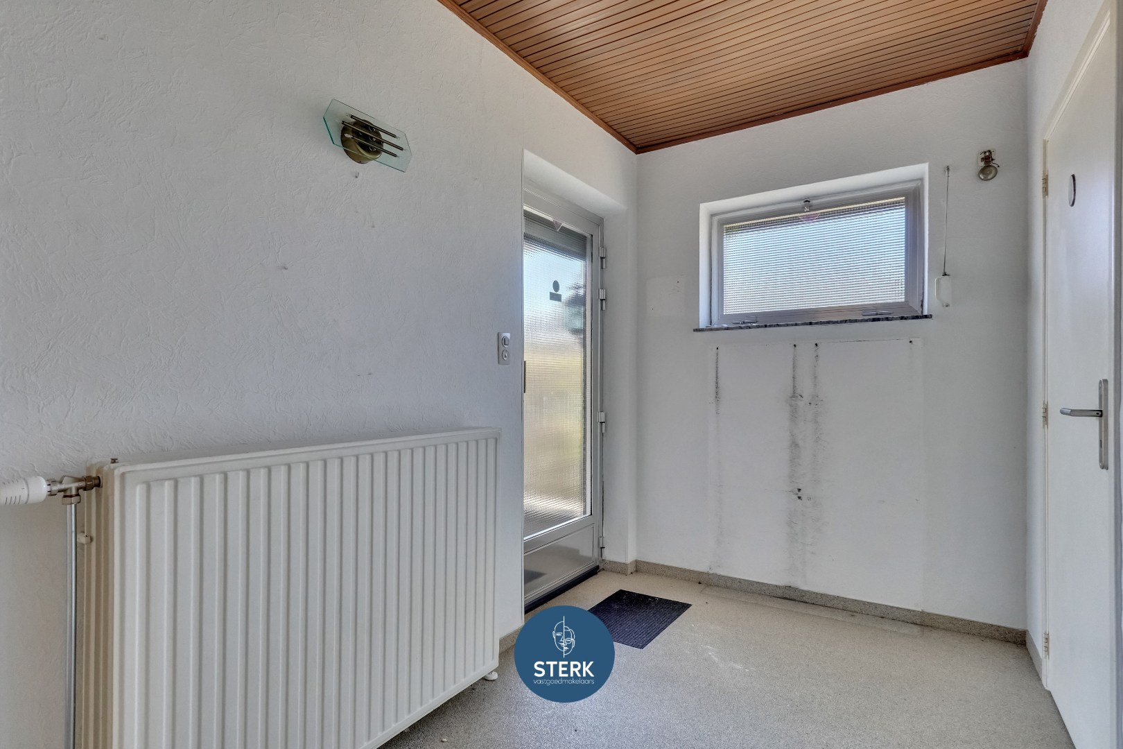 OP TE KNAPPEN SPLITLEVELWONING OP EEN GELIEFDE LOCATIE TE LANAKEN ! - foto 5