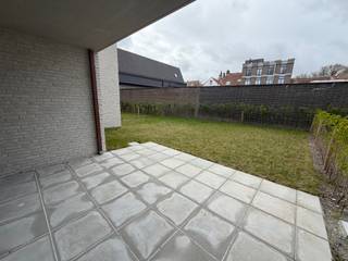 Dit prachtige 1-slaapkamerappartement met tuin is ideaal gelegen in het centrum van Brugge, op een rustige locatie midden in de stad. Het...