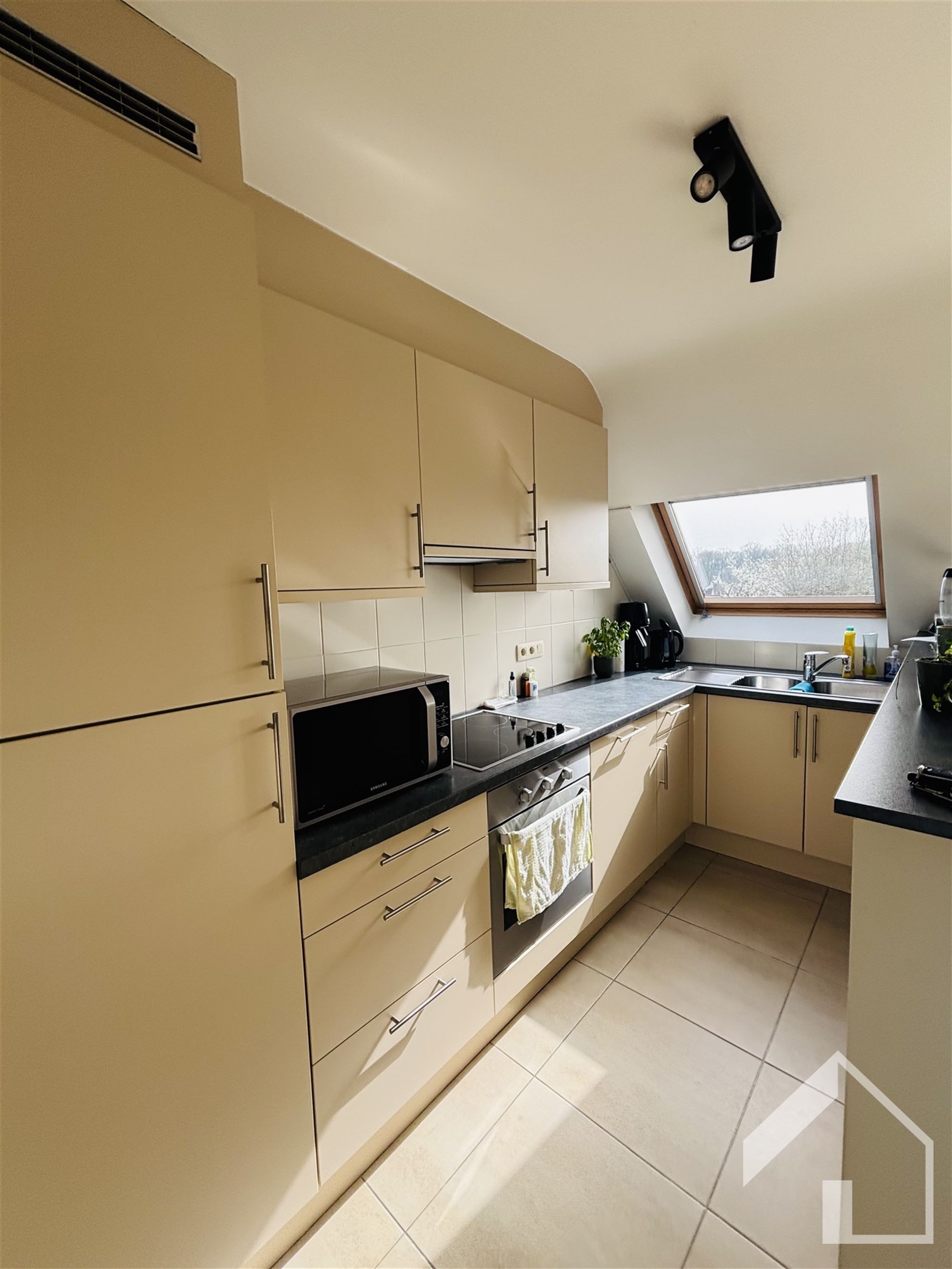 Mooi 1-slaapkamerappartement met groot terras - foto 5