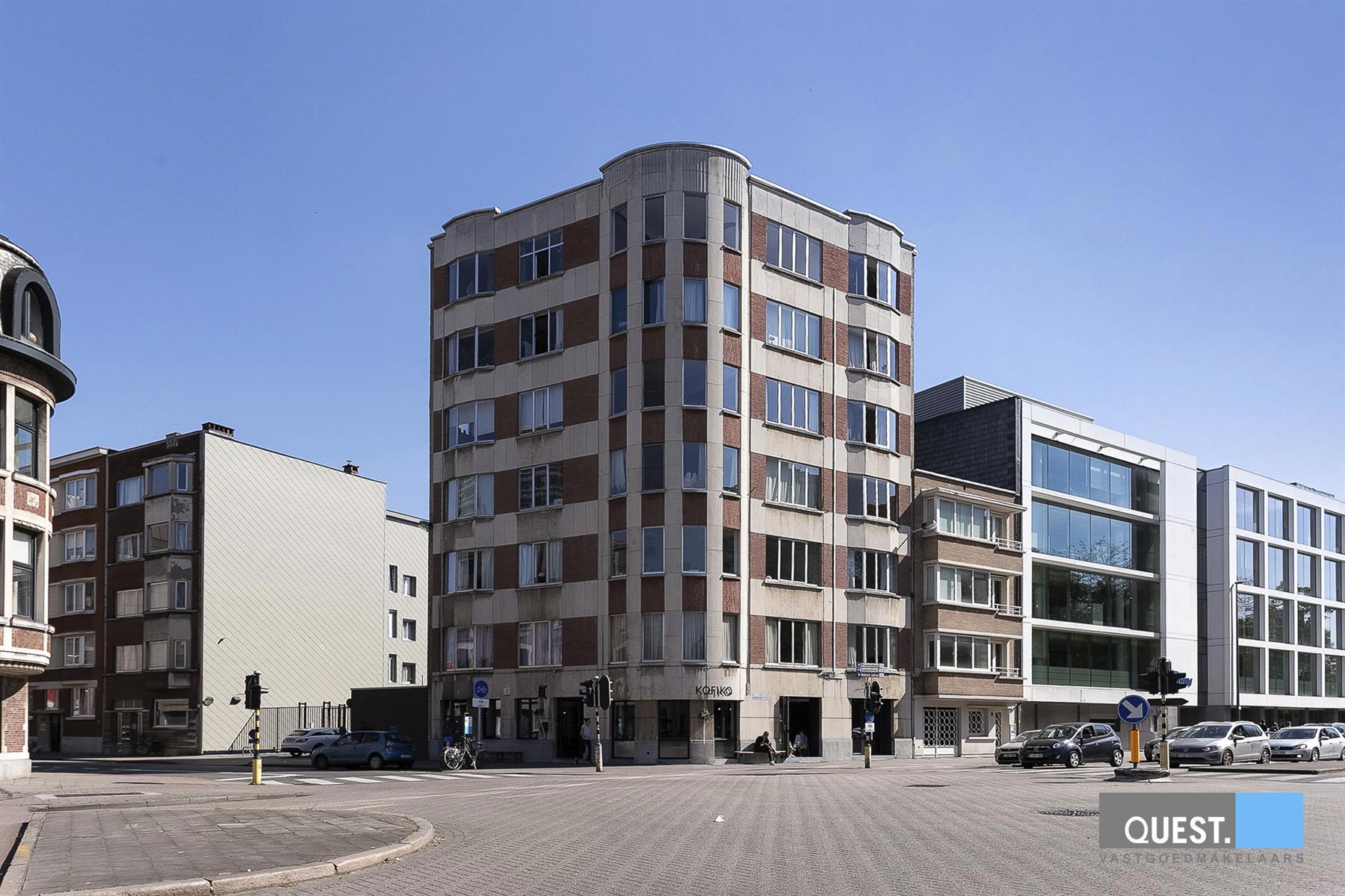 Gemeubeld studio-appartement in statig gebouw op toplocatie  - foto 1