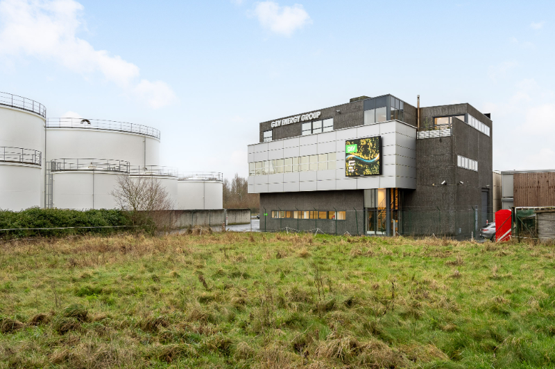Modern Kantoorgebouw vlakbij R8 tussen Kortrijk en Harelbeke - foto 1