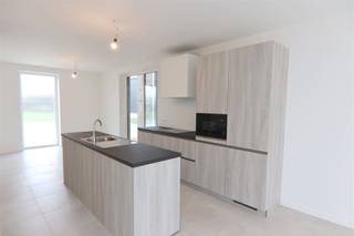 BEN WONING MET 3 SLKS + TUIN IN EEN GROENE OMGEVING In Wiekevorst, een landelijke deelgemeente van Heist-op-den-Berg treffen wij deze woning aan...