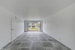 VOLLEDIG AFGEWERKTE EN GESCHILDERDE NIEUWBOUWWONING (EPB E10) MET 3 SLAAPKAMERS, 2 BADKAMERS, 2 GARAGES, KELDER EN AANGELEGDE TUIN IN WERM*** Bekijkt...