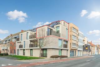 Prachtig nieuwbouw duplexappartement te koop te Middelkerke! U bevindt zich op de tweede en derde verdieping van de nieuwe (2023) Residentie...