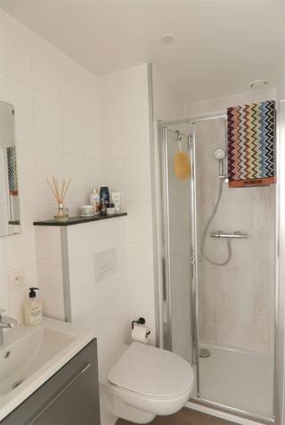 <p><span>Welcome to </span><span> KOTT</span><span>: the new student residence in the vibrant Doorniksewijk neighborhood of Kortrijk, located in the heart of the city. Here at’, you’re within walking distance of the train station and the city center. You can easily bike to campus. Lectures, your room, a café, or a supermarket? Everything is close by. In short,’is a prime location to make the most of your student life!</span></p><p><span> </span></p><p><span>KOTT is located on Boerderijstraat (at the corner of Doorniksewijk and Boerderijstraat) on the site of the former Stella Maris school. The iconic exterior has been preserved, but the interior has been completely renovated. Think ceilings up to 4.5 meters high, large windows, and plenty of natural light. </span></p><p><span> </span></p><p><span>Inside the building,’, you’ll find a friendly student community with open kitchens, lounge areas, and a green courtyard where you can relax between study sessions. Your bike? You can park it safely in the underground bike garage. </span><span>🚲</span></p><p><span> </span></p><p><span>You choose how you want to live: a room, a studio, a duplex, or a student apartment to share with friends. </span><span>🏡</span></p><p><span> </span></p><p><span>Basic KOTT</span><span> <br />Size starting at 13.6 m² </span><span> |</span><span> Shared bathroom facilities</span></p><p><span><br />Specifications :<br />- Rent: 315.00 euros + 100.00 euros in common area fees </span></p><p><span>- Private student room</span></p><p><span>- Shared bathroom</span></p><p><span>- Shared kitchen</span></p><p><span>- Shared common areas </span></p><p><span> </span></p><p><span>Interested in becoming one of the new residents? Book a tour now via the link below: </span></p><p><span><span>https://yourent.pillar.estate/request-visit?access_token=fce10d79-1bf1-4737-acd3-2b8dedf115ab</span></span><span> </span></p><p><span> </span></p><p><span>If you’d like more information but aren’t ready for a tour yet, please contact Pillar at <span>, info@pillar.estate</span></span><span>, or by phone at 033 695 695. <br /><br />*The square footage figures are for illustrative purposes only. Pillar cannot be held responsible for the accuracy of the information provided. </span></p><p><span> </span></p>