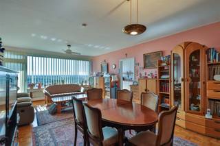 <p><span>Twee-slaapkamerappartement met 2 terrassen en weids uitzicht in het centrum van Wilrijk!</span></p><p><span>Dit appartement gelegen op de 15de verdieping van een verzorgd gebouw met 2 terrassen en weids uitzicht bevindt zich pal in het centrum van Wilrijk;  winkels, gezellige horecazaken, scholen, openbaar vervoer en een rustig park zijn direct bereikbaar. </span></p><p><span> </span></p><p><span>Indeling:</span></p><p><span>Via de gemeenschappelijke inkomhal, betreden we het verzorgde gebouw en bereiken we de 15de verdieping.</span></p><p><span>De voordeur geeft toegang tot de inkomhal van waaruit we alle vertrekken kunnen bereiken, vervolgens komen we in de aangename en lichtrijke woonkamer met een weids uitzicht en toegang tot één van de terrassen.</span></p><p><span>De woonkamer biedt toegang tot de keuken, uitgerust met alle toestellen en voldoende kast- en bergruimte.</span></p><p><span>De badkamer is voorzien van een inloopdouche, lavabo en aansluiting voor wasmachine en droogkast, naast de badkamer bevindt zich een apart toilet.</span></p><p><span>Tenslotte geeft de hal toegang tot twee ruime slaapkamers, van waaruit we het zonnige en ruime terras kunnen betreden en vanwaar u eveneens kunt genieten van het weidse uitzicht.</span></p><p><span>Ook heeft u de mogelijkheid om een garagebox in het gebouw mee aan te kopen aan 28.000 euro.</span></p><p><span> </span></p><p><span>Graag som ik de troeven van dit appartement voor je op:</span></p><ul><li><span>2 terrassen met weids uitzicht</span></li><li><span>Lichtrijke en ruime kamers</span></li><li><span>Badkamer met inloopdouche, apart toilet </span></li><li><span>Mogelijkheid om garagebox in het gebouw te kopen aan 28.000 euro!</span></li></ul><p><span> </span></p><p><span>EPC 156 kWh/(m²/jaar) - asbestveilig</span></p><p><span>P- score: A en G-score: A</span></p><p><span> </span></p><p><span>Voor meer info of een bezoek ter plaatse, bel ons op 03-449 42 41 of mail ons via hallo@habicom.be.</span></p><p><span>De waarde van uw eigendom kennen? Maak een vrijblijvende afspraak met onze habicom-expert in uw buurt.</span></p><p><span> </span></p>