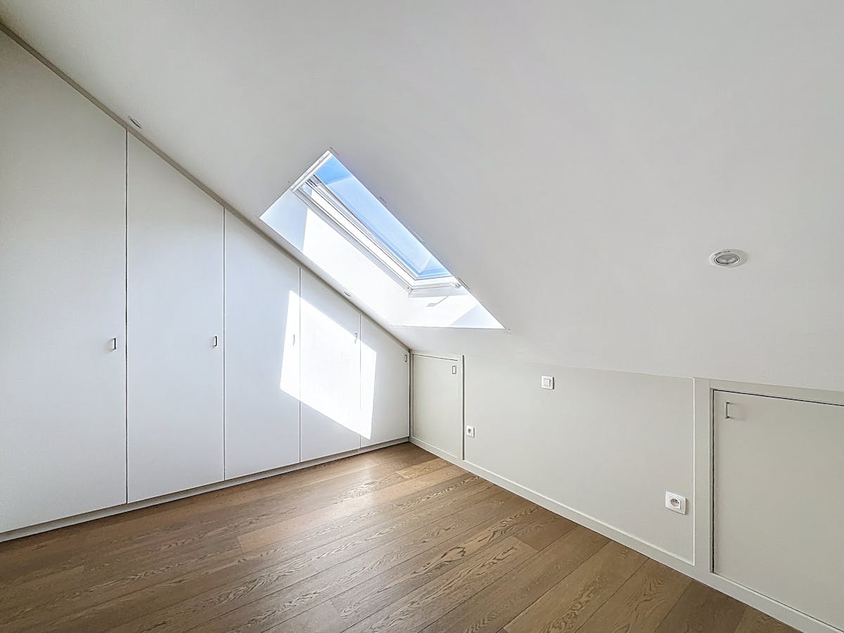 VUB: Gerenoveerde 2 slaapkamer duplex (80m²) + terras - foto 5