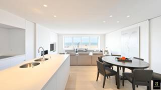 Appartement moderne et spacieux avec vue mer frontale, situé sur la Rubensplein, avec terrasse orientée au sud. La propriété a été...