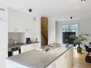 De snelste manier om een bezoek te brengen aan dit appartement? Vraag je bezoek aan via de rode knop op onze website (www.dewaele.com) en je...