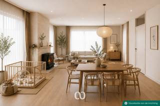 SCHRIJF JE IN VOOR HET EERST BEZOEKMOMENT VAN VRIJDAG 18 SEPTEMBER VIA ONZE WEBSITE!<br /><br />Ben jij op zoek naar een stevige laagbouwwoning met een prachtige tuin vlakbij het centrum van Oudenaarde? Gevonden!<br /><br />De lichtrijke leefruimtes, de ruime tuin, de praktische indeling en de uitstekende ligging op een boogscheut van het centrum van Oudenaarde en de Donkvijver zijn maar enkele van de vele troeven die we hier terugvinden.<br /><br />INDELING:<br /><br />GLV: <br />Je komt de woning binnen via de inkomhal met gastentoilet. Van hieruit heb je toegang tot de ruime en lichtrijke living. Aansluitend bevindt zich de keuken. Verder beschikt de woning over een badkamer met extra toilet, twee volwaardige slaapkamer, koele berging en een praktische wasplaats.<br /><br />ZOLDER: <br />De woning beschikt over een ruime zolder die eveneens ideaal is als opslagruimte.<br /><br />TUIN: <br />Achter de woning bevindt zich een prachtige en ruime tuin waar je in alle rust kan genieten van de buitenruimte.<br /><br />Lijkt deze woning wel iets voor jou? Aarzel dan zeker niet en contacteer ons vandaag nog om een bezoek in te plannen!