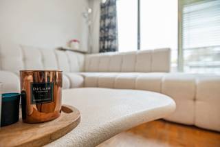 Dit appartement bevindt zich vlakbij het Centraal station, de befaamde shoppingstraat ‘Meir’ en tal van andere trendy hotspots – de ideale plek om...