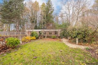 Charmant gelijkvloers landhuis op rustige locatie nabij het BerkenstrandDit gezellig gelijkvloers landhuis is rustig gelegen in de doodlopende straat...