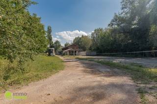 Unieke eigendom met 7 paardenstallen en ruime woning in Grembergen (Dendermonde)Op zoek naar een uitzonderlijk pand waar wonen en paardenliefde...