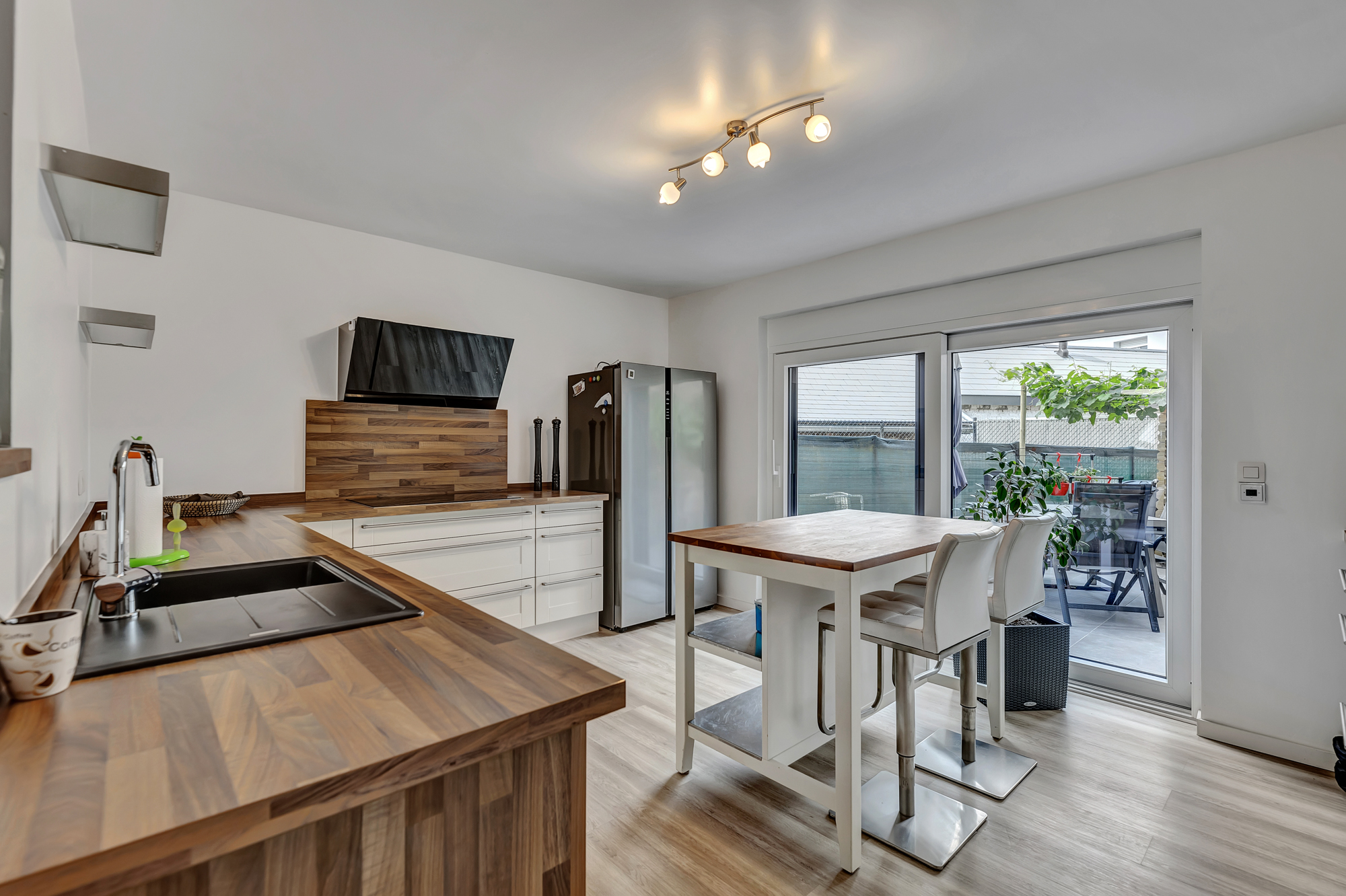 Compleet gerenoveerde woning met terras te Roosdaal - foto 5