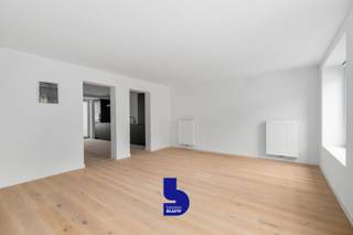 Ontdek dit fenomenale duplex penthouse in de charmante Londenstraat, op een toplocatie in Oostende. Slechts enkele stappen van de...