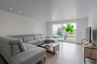Op zoek naar een centraal gelegen huurwoning in Roeselare? Deze instapklare woning combineert comfort, ruimte en een aangename buitenbeleving,...