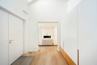 Hoogwaardige villa met bedrijfsgebouw op 3704 m².Vandaag is dit bedrijf actief in industriële elektriciteit. Een unieke combinatie van uitzonderlijk...
