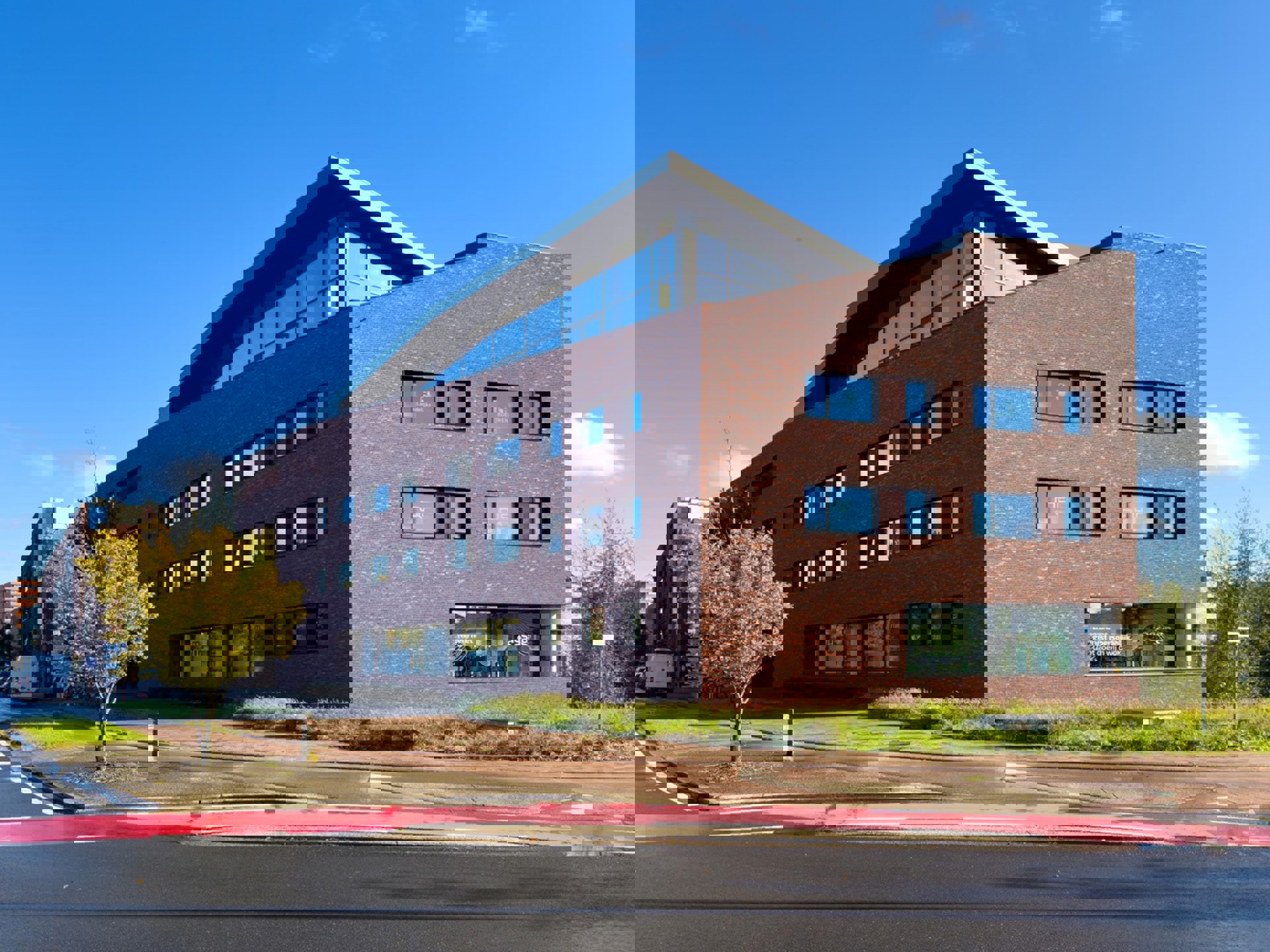 Bovenste verdieping van kantoorgebouw te koop in Genk - foto 5