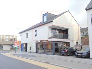 Op wandelafstand van het centrum en diverse faciliteiten kunt u dit instapklaar duplex appartement met zonnig groot terras en parking rechts naast...