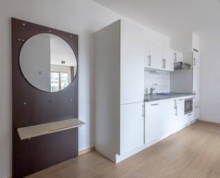 Ce bel appartement prêt à emménager est idéalement situé dans le quartier Leopold Lenders, à deux pas de la place Madou. Il se trouve au...