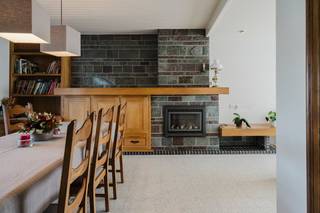 This well-maintained house is located in a pleasant and quiet residential area in Lauwe in Kranenbroeklaan 5. Thanks to its central location,...