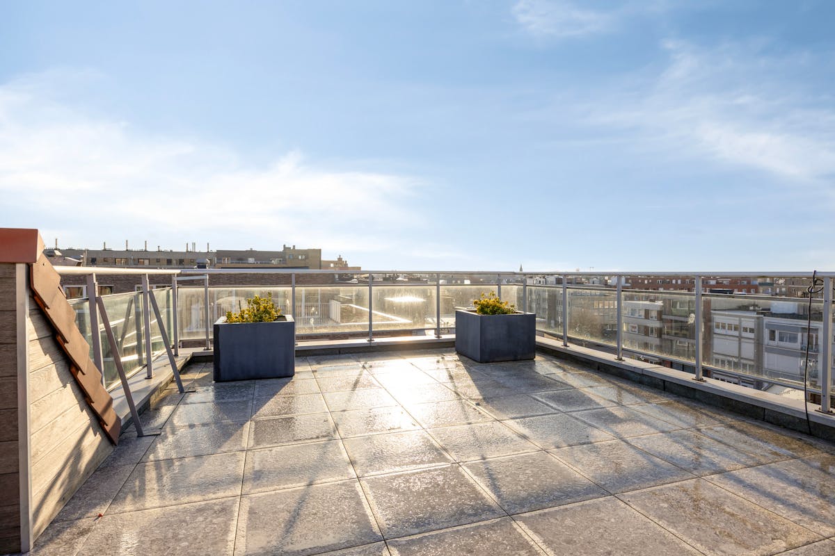 Lichtrijk duplex appartement te koop in Blankenberge - foto 2