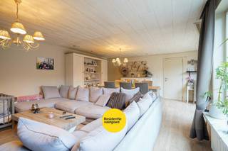 In de dorpskern van Aartrijke vinden we deze handelswoning (vroeger goed draaiende brasserie). De zaak kan eventueel opnieuw ingericht worden...