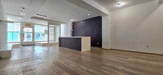 Commercieel handelspand met appartement, studio en ruime garage in hartje HouthalenBel Tom voor een afspraak op het nummer 0468/09 81 97.Ontdek dit...