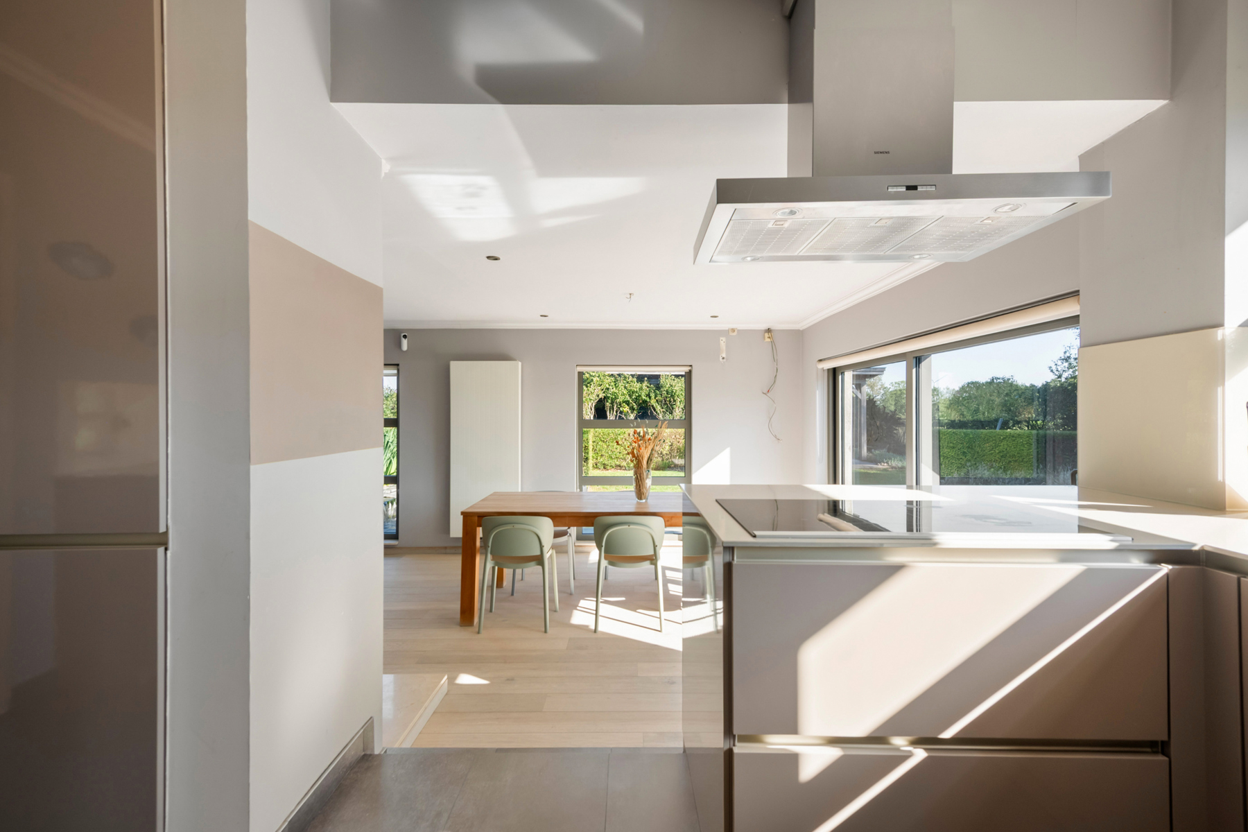 Instapklare, villa met vergunde loods en zicht op weilanden! - foto 5