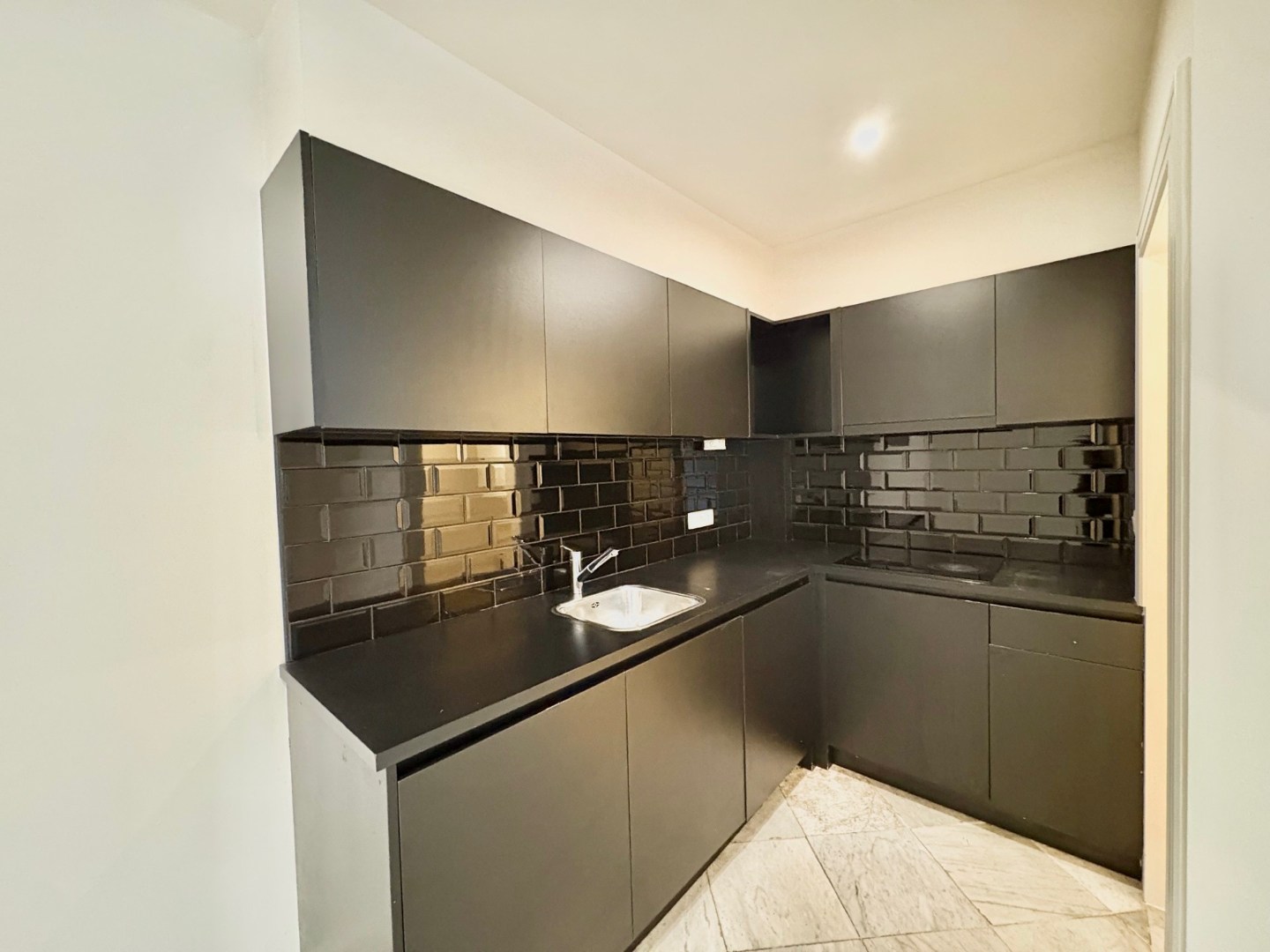 Charmant 1-slaapkamer duplexappartement met terras - foto 3