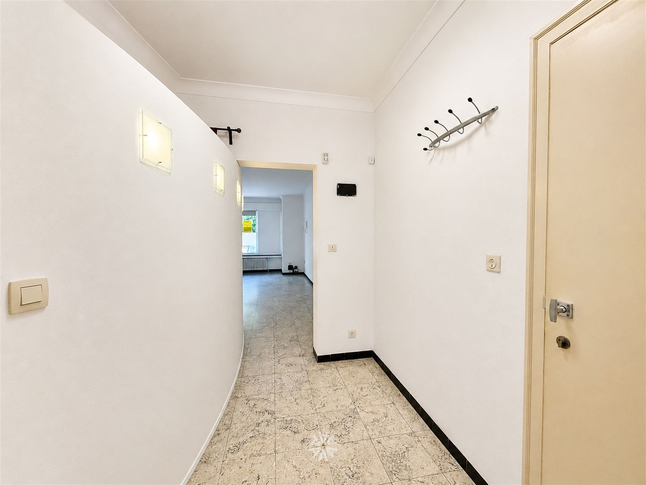 A unique opportunity in a prime location in Gen - photo 4