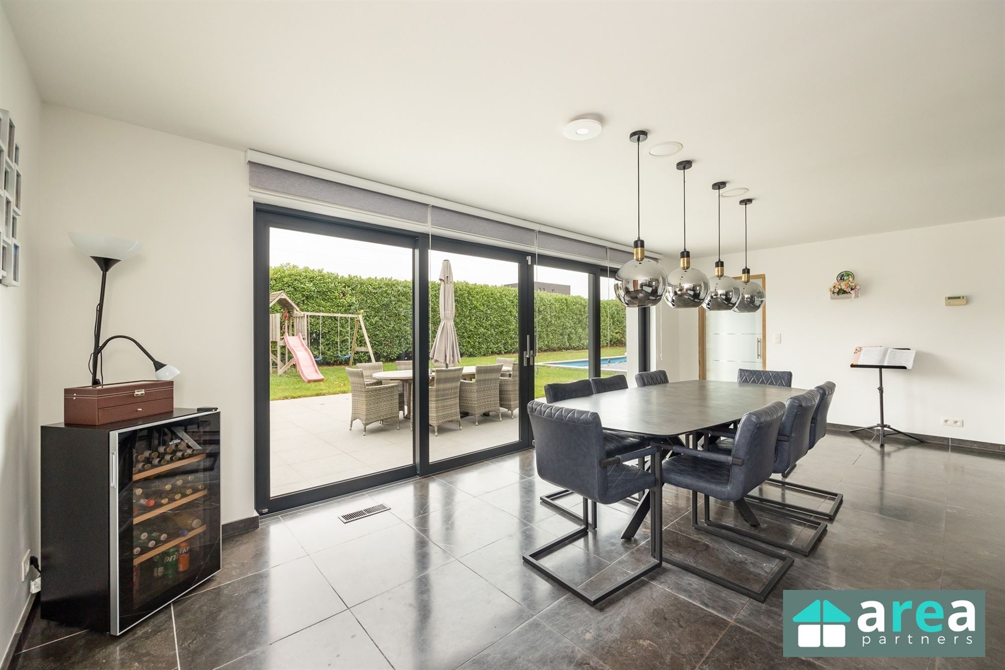 Villa met bedrijfspand in industriezone - foto 3